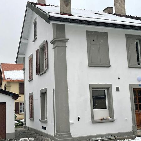 Charmante Maison Mitoyenne Broc Exterior photo